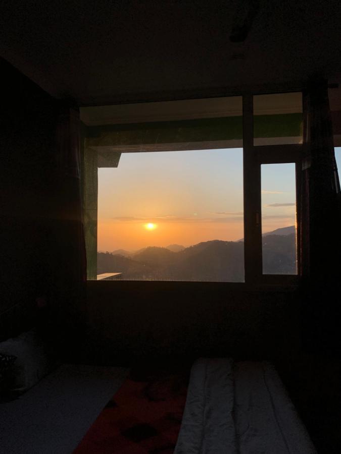 Meemo'S Home Dharamshala Bagian luar foto