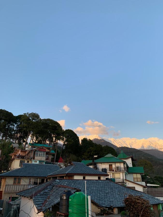 Meemo'S Home Dharamshala Bagian luar foto